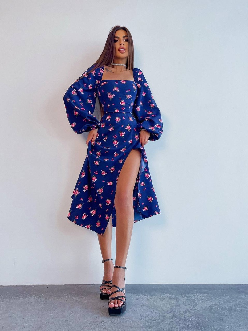 Сукня -міді зі шнурівкою на спинці та розрізом на ніжці Сукня -міді зі шнурівкою на спинці та розрізом на ніжці | PUSHKA SHOP