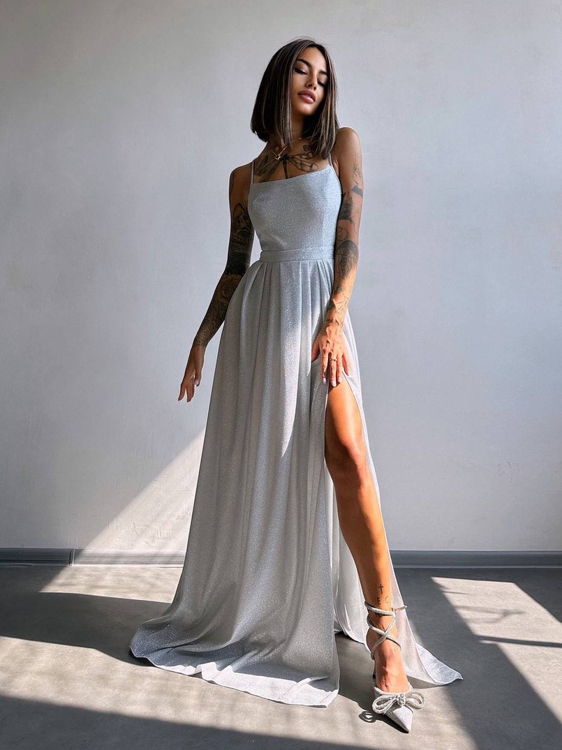 Сяюча сукня максі  зі шнурівкою на спинці Сяюча сукня максі  зі шнурівкою на спинці | PUSHKA SHOP