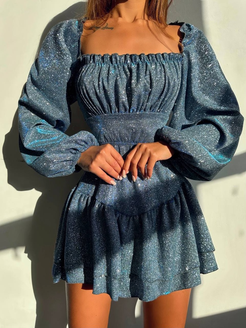 Блискуча сукня з воланами та шнурівкою на спинці Блискуча сукня з воланами та шнурівкою на спинці | PUSHKA SHOP