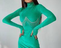 Оксамитова сукня з відкритою спинкою, декорована бахромою зі страз Оксамитова сукня з відкритою спинкою, декорована бахромою зі страз | PUSHKA SHOP