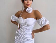 Сукня - міні з драпіруванням та трояндою-чокером Сукня - міні з драпіруванням та трояндою-чокером | PUSHKA SHOP