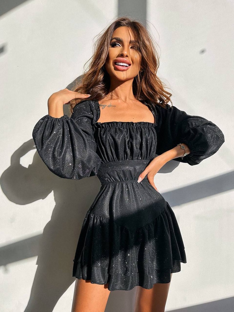 Блискуча сукня з воланами та шнурівкою на спинці Блискуча сукня з воланами та шнурівкою на спинці | PUSHKA SHOP