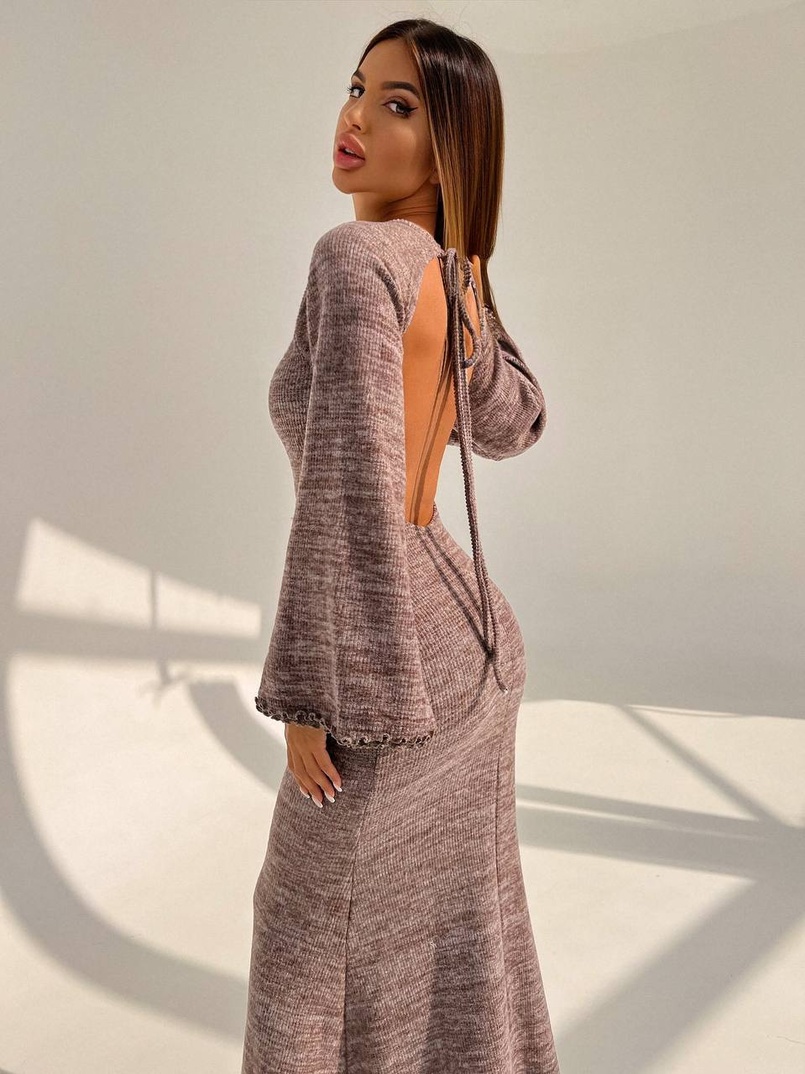 Трикотажна сукня максі з розкльошеними рукавами та відкритою спиною | PUSHKA SHOP
