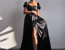 Атласна сукня максі із розрізом на спідниці Атласна сукня максі із розрізом на спідниці | PUSHKA SHOP