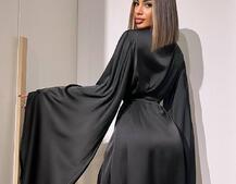 Шовковий халатик із розкльошеними рукавами Шовковий халатик із розкльошеними рукавами | PUSHKA SHOP