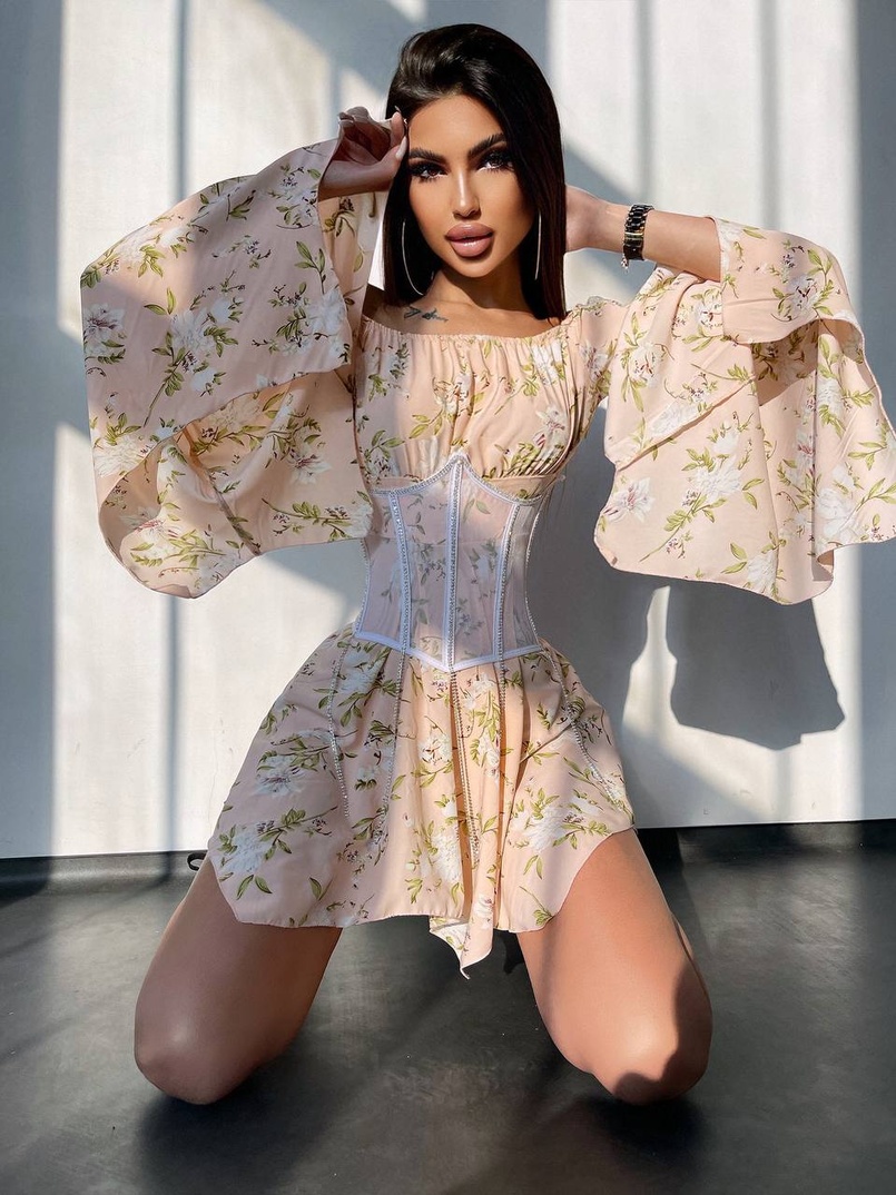 Сукня асиметричного крою з розкльошеними рукавами + корсет декорований стразами Ручна робота Сукня асиметричного крою з розкльошеними рукавами + корсет декорований стразами Ручна робота | PUSHKA SHOP