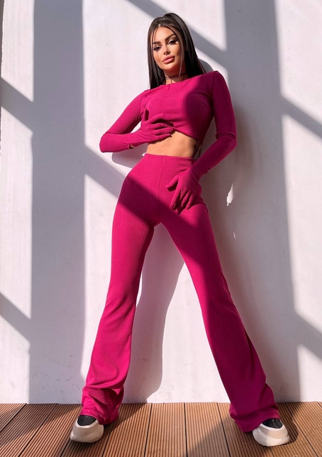 Комплект: штани кльош + топ з рукавичками та прорізами для рук Комплект: штани кльош + топ з рукавичками та прорізами для рук | PUSHKA SHOP