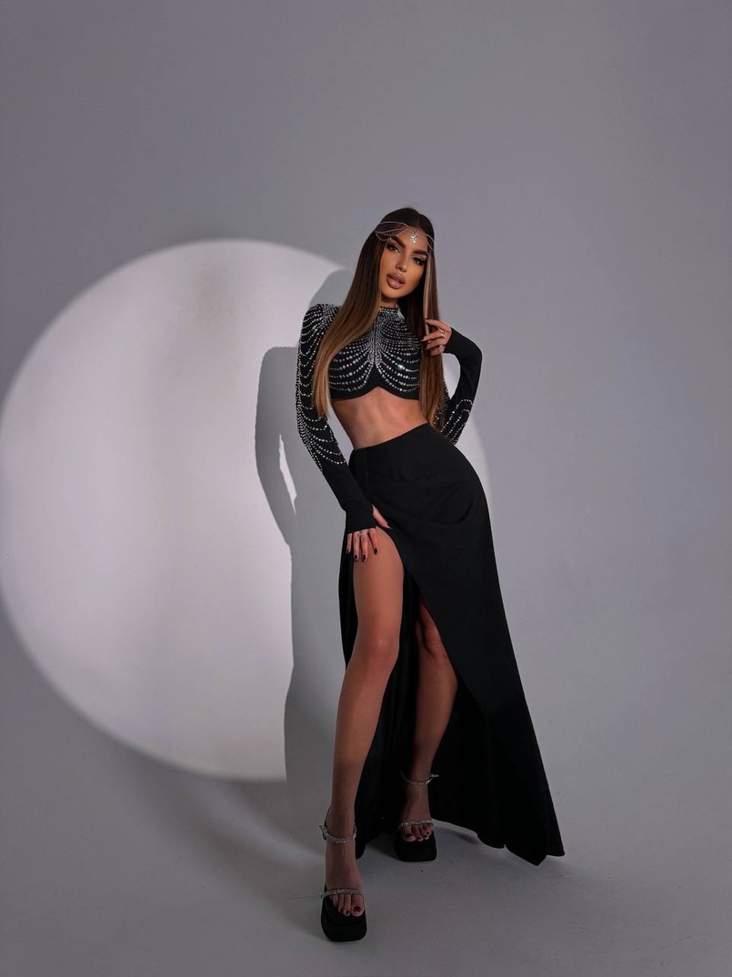 Комплект: топ декорований стразами + спідниця максі Комплект: топ декорований стразами + спідниця максі | PUSHKA SHOP