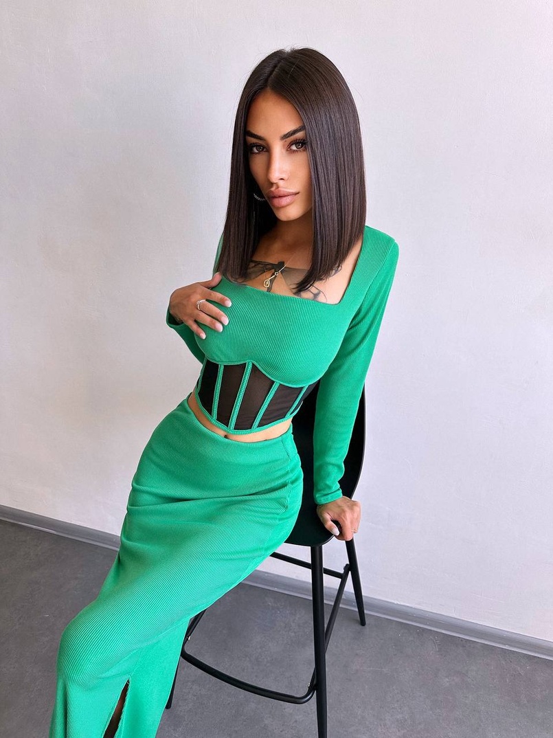 Трикотажний комплект: топ з елементами корсету та спідниця з розрізами  Трикотажний комплект: топ з елементами корсету та спідниця з розрізами  | PUSHKA SHOP