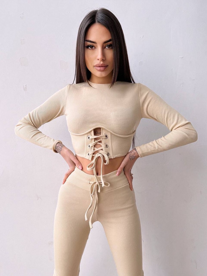 Трикотажний комплект: корсетний топ + легінси Трикотажний комплект: корсетний топ + легінси | PUSHKA SHOP