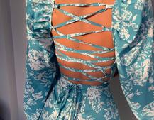 Улюблена сукня-міді зі шнурівкою на спинці та розрізом на ніжці Улюблена сукня-міді зі шнурівкою на спинці та розрізом на ніжці | PUSHKA SHOP