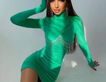 Оксамитова сукня з відкритою спинкою, декорована бахромою зі страз Оксамитова сукня з відкритою спинкою, декорована бахромою зі страз | PUSHKA SHOP