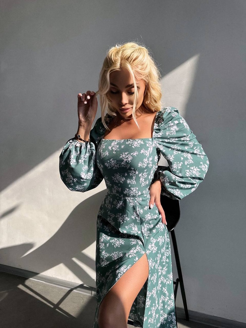 Улюблена сукня-міді зі шнурівкою на спинці та розрізом на ніжці Улюблена сукня-міді зі шнурівкою на спинці та розрізом на ніжці | PUSHKA SHOP