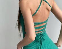 Трикотажное платье со шнуровкой на спинке и вырезом на ножке  Трикотажное платье со шнуровкой на спинке и вырезом на ножке  | PUSHKA SHOP