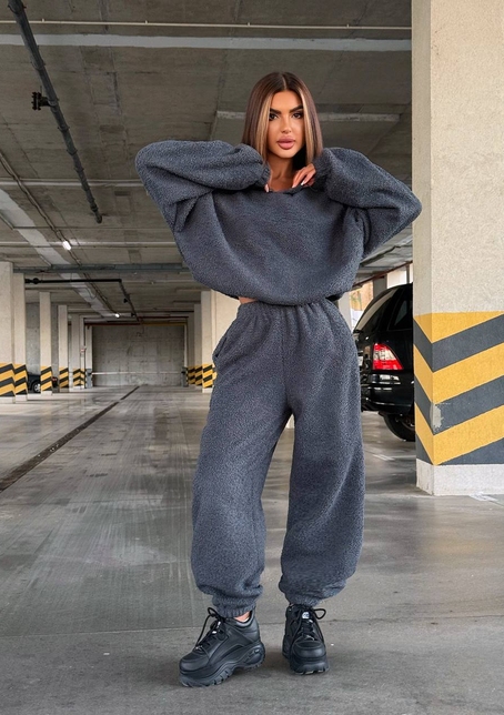 Теплий та мʼякий комплект: Обʼємний худі з капюшоном та штани з манжетами  Дуже приємний до тіла Теплий та мʼякий комплект: Обʼємний худі з капюшоном та штани з манжетами  Дуже приємний до тіла | PUSHKA SHOP