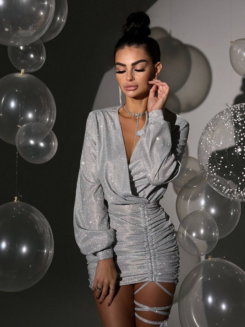 Сяюча сукня міні із завʼязкою на ніжці Сяюча сукня міні із завʼязкою на ніжці | PUSHKA SHOP