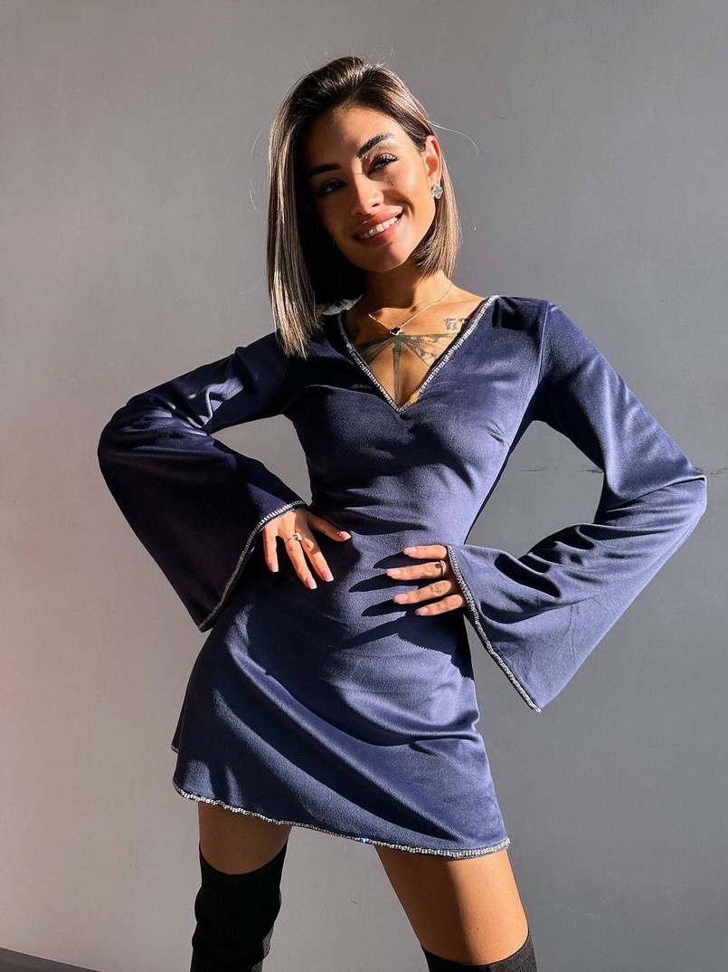 Оксамитова сукня,  декорована стразами з розкльошоними рукавами  Оксамитова сукня,  декорована стразами з розкльошоними рукавами  | PUSHKA SHOP