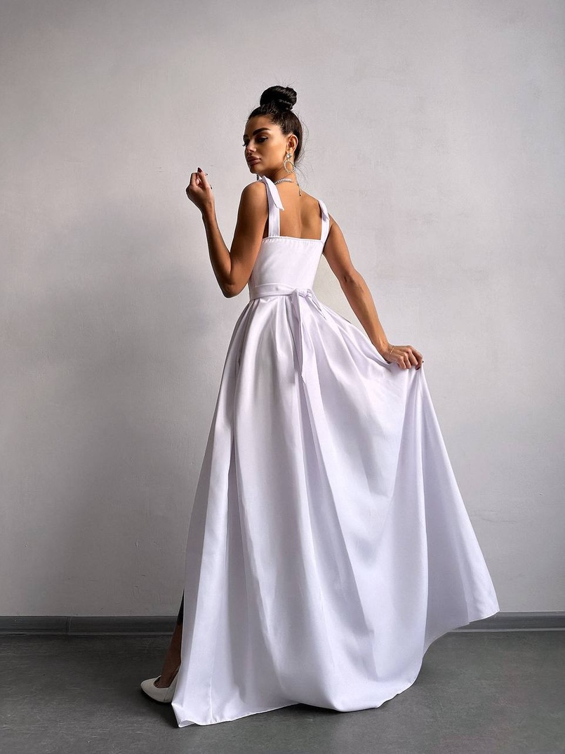 Сукня максі із чашечками та корсетним верхом Сукня максі із чашечками та корсетним верхом | PUSHKA SHOP