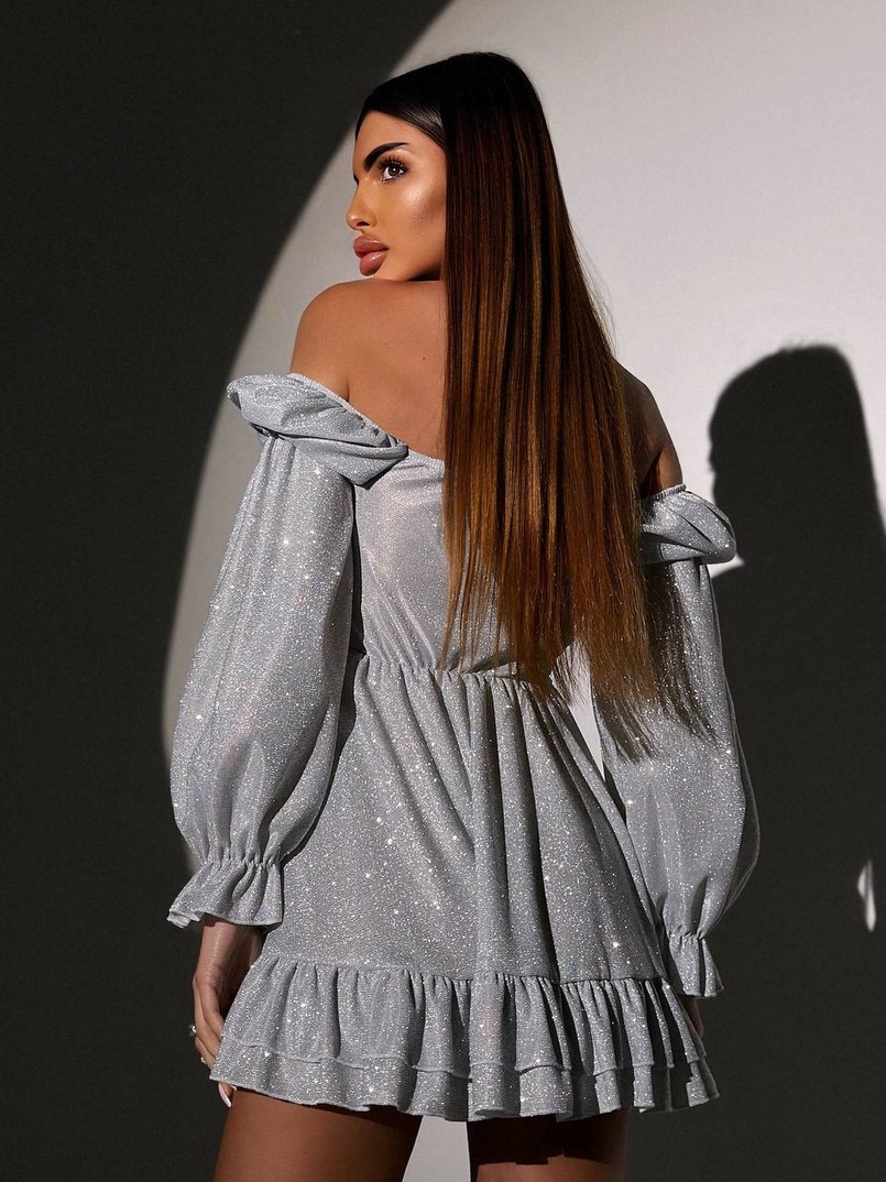 Блискуча сукня з чашечками та пишною спідницею Блискуча сукня з чашечками та пишною спідницею | PUSHKA SHOP