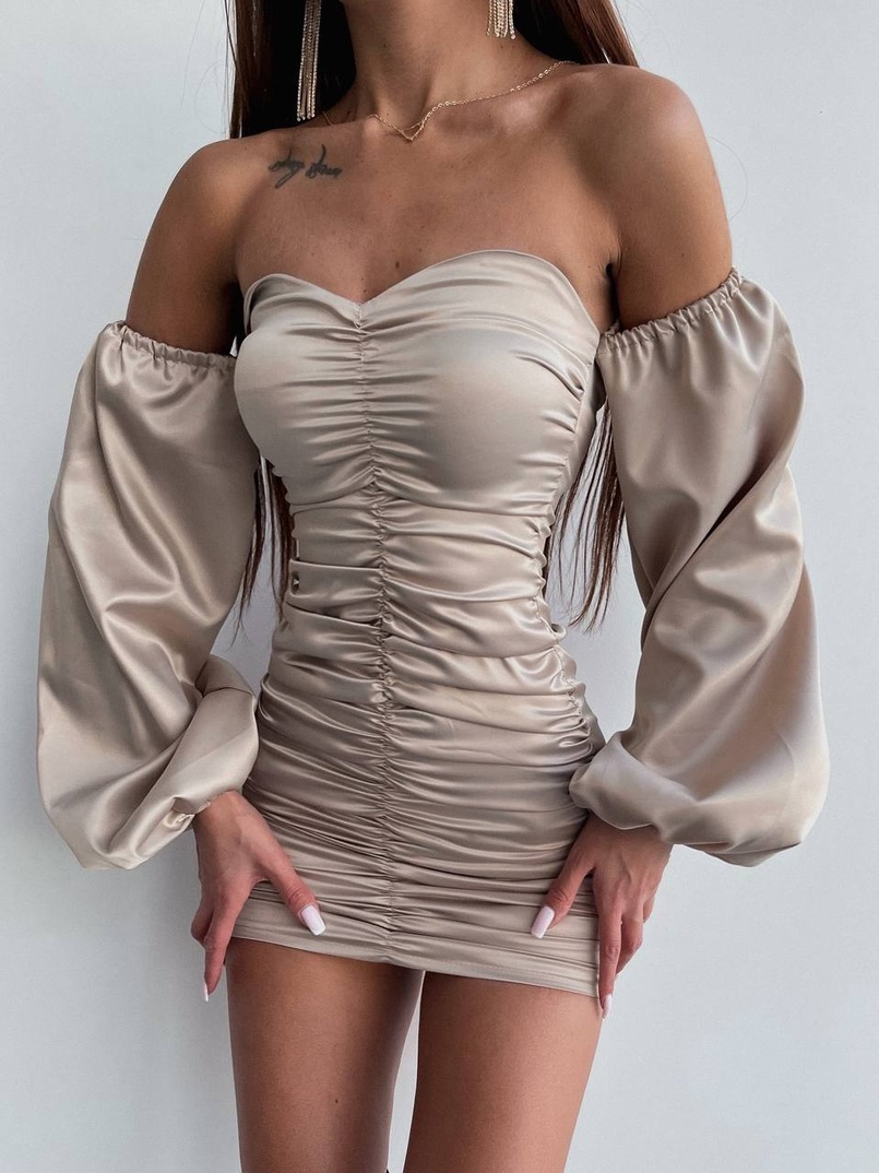 Атласна сукня з драпіруванням Атласна сукня з драпіруванням | PUSHKA SHOP