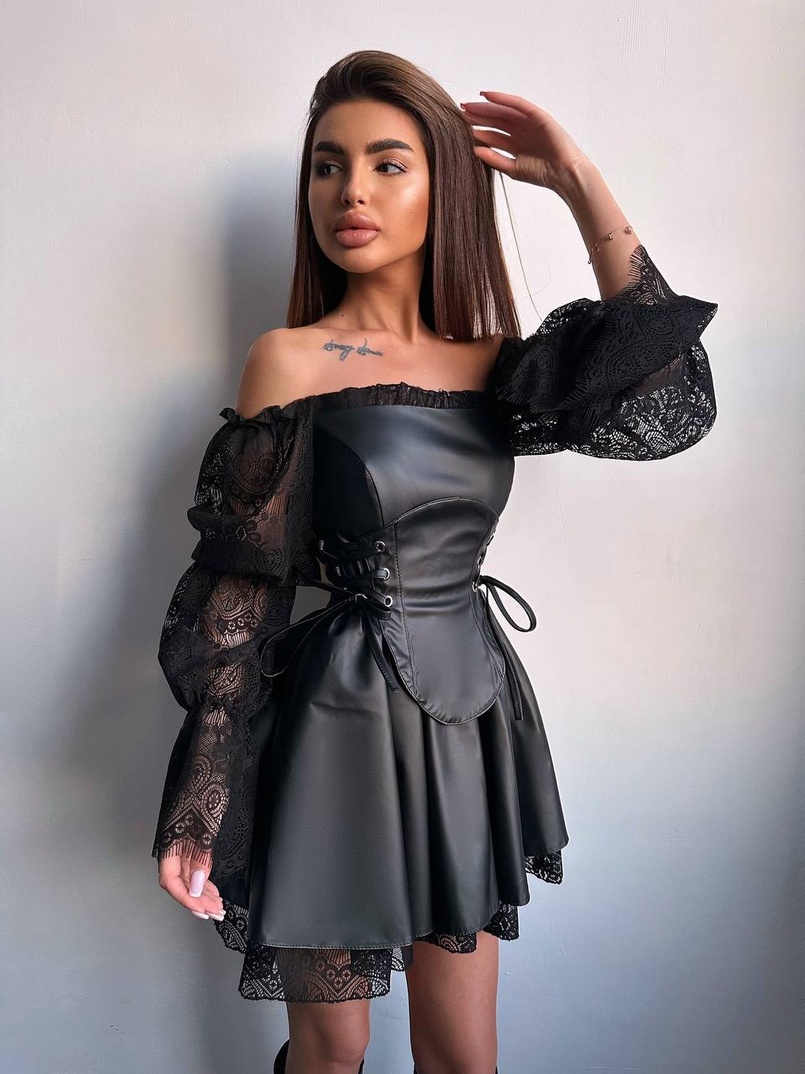 Корсетна сукня з еко-шкіри з мереживними рукавами Корсетна сукня з еко-шкіри з мереживними рукавами | PUSHKA SHOP