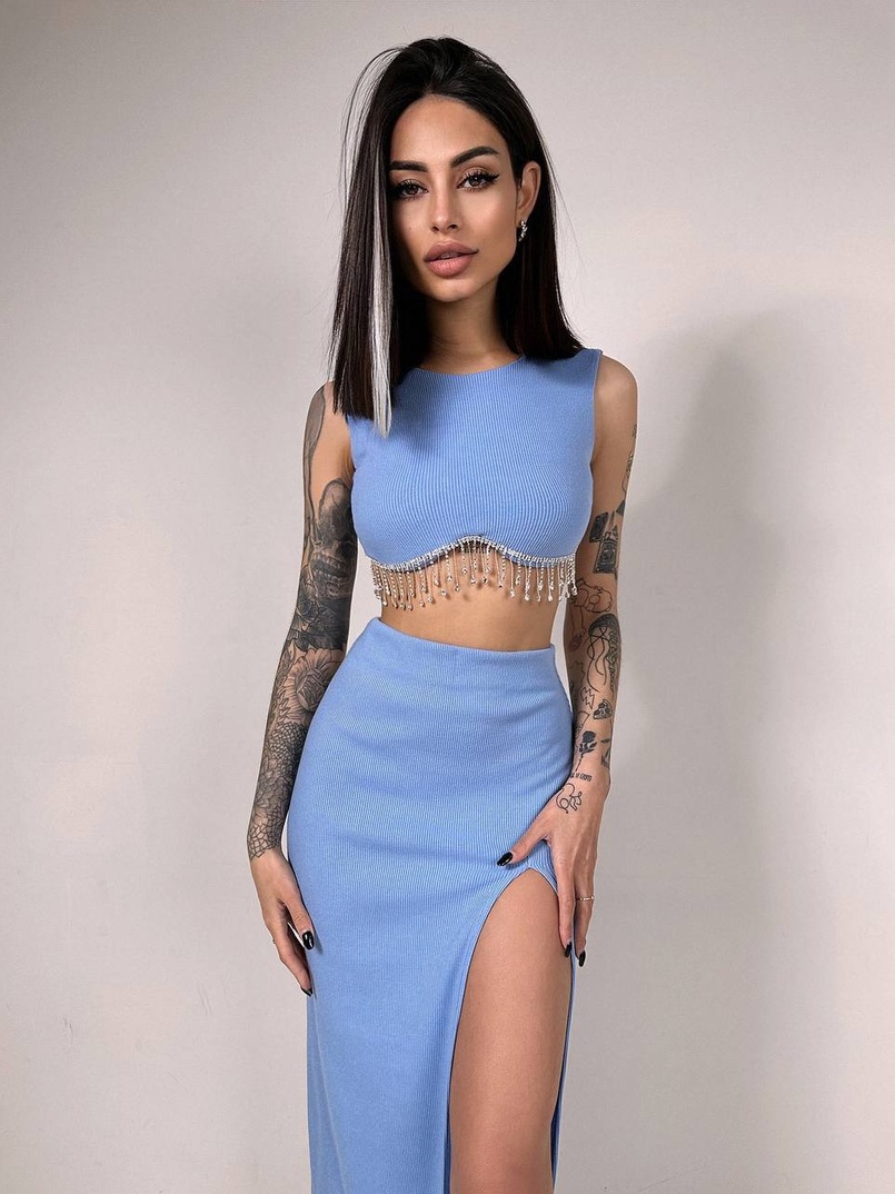 Комплект: топ з бахромою зі страз та спідниця з розрізом  Комплект: топ з бахромою зі страз та спідниця з розрізом  | PUSHKA SHOP