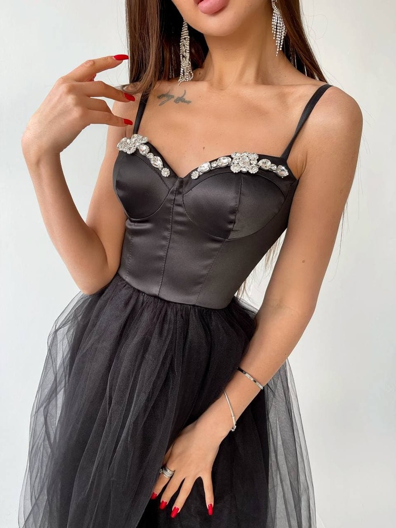 Платье-бюстье с чашечками и пышной юбкой , декорированное стразами  Платье-бюстье с чашечками и пышной юбкой , декорированное стразами  | PUSHKA SHOP
