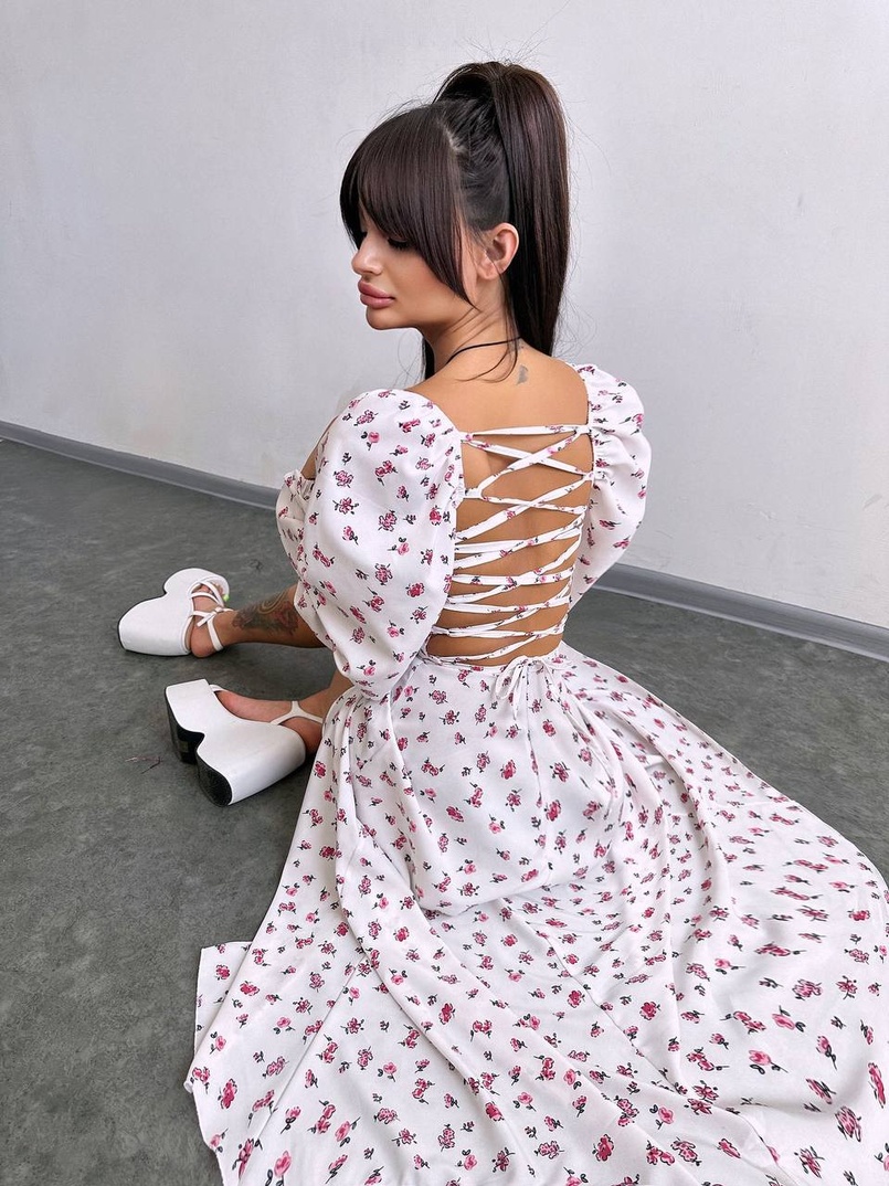 Сукня -міді зі шнурівкою на спинці та розрізом на ніжці Сукня -міді зі шнурівкою на спинці та розрізом на ніжці | PUSHKA SHOP