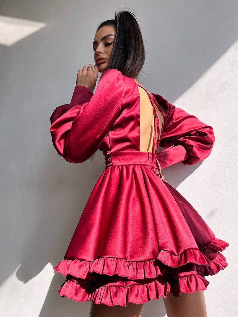 Атласна сукня з пишною подвійною спідницею та об‘ємними рукавами Атласна сукня з пишною подвійною спідницею та об‘ємними рукавами | PUSHKA SHOP