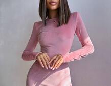 Оксамитова сукня з розрізом, декорована стразами. Оксамитова сукня з розрізом, декорована стразами. | PUSHKA SHOP