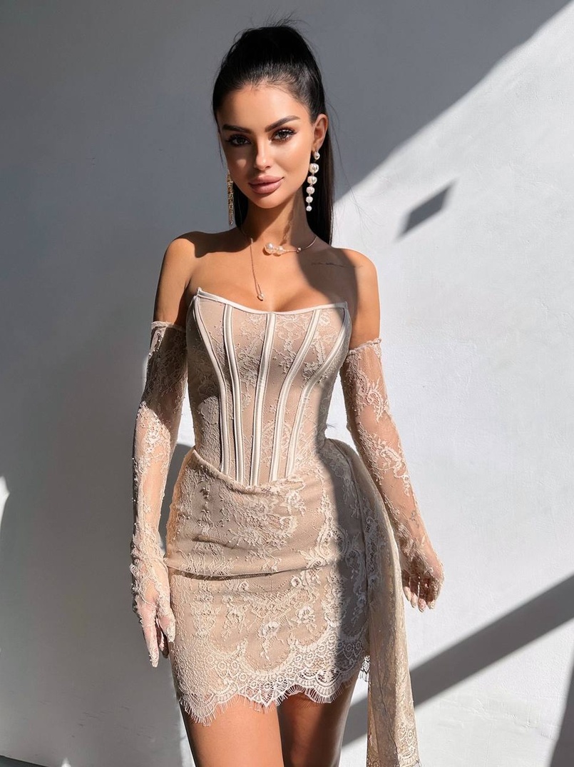 Сукня міні зі шлейфом та рукавичками Сукня міні зі шлейфом та рукавичками | PUSHKA SHOP