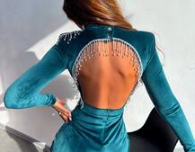 Оксамитова сукня з відкритою спинкою, декорована бахромою зі страз Оксамитова сукня з відкритою спинкою, декорована бахромою зі страз | PUSHKA SHOP