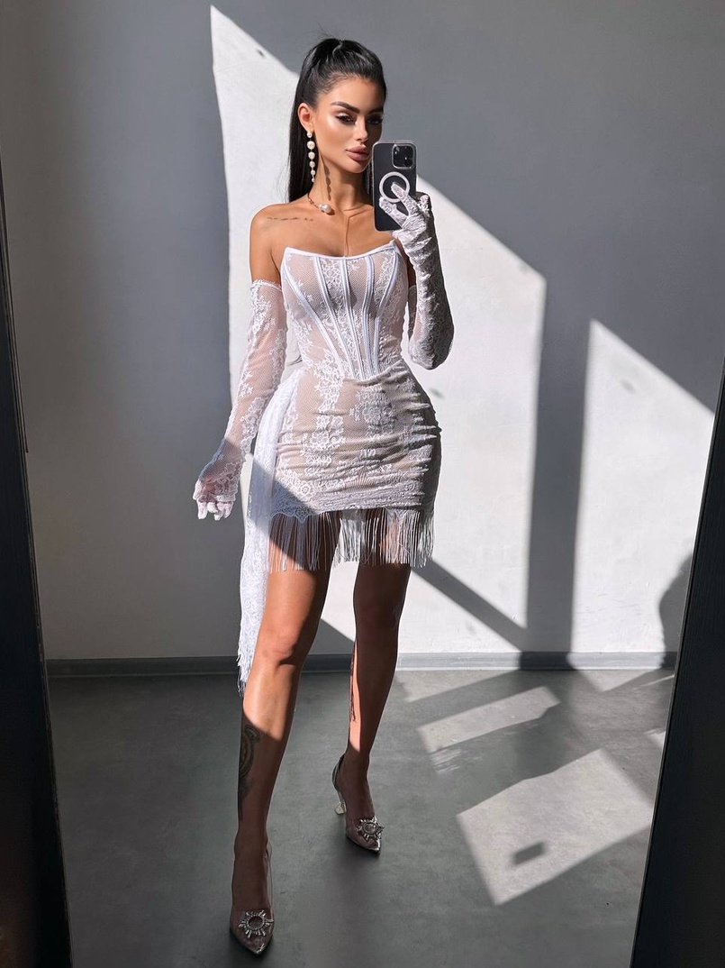 Сукня міні зі шлейфом та рукавичками Сукня міні зі шлейфом та рукавичками | PUSHKA SHOP