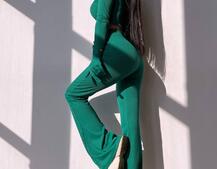 Комплект: штани кльош + топ з рукавичками та прорізами для рук Комплект: штани кльош + топ з рукавичками та прорізами для рук | PUSHKA SHOP