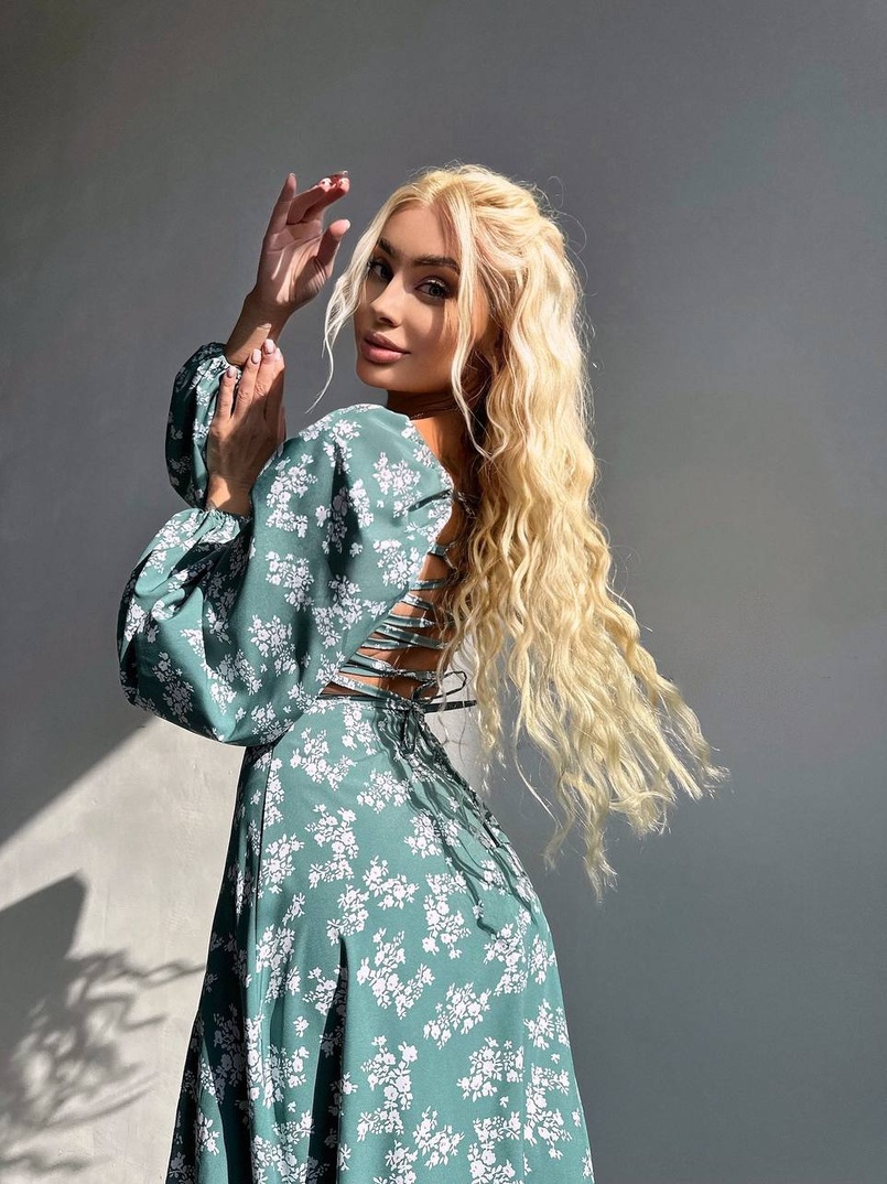 Улюблена сукня-міді зі шнурівкою на спинці та розрізом на ніжці Улюблена сукня-міді зі шнурівкою на спинці та розрізом на ніжці | PUSHKA SHOP