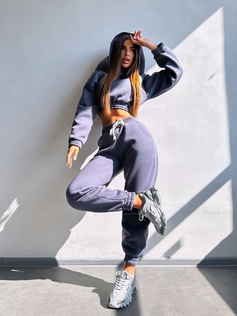 Базовий костюм на флісі з об'ємними капюшоном Базовий костюм на флісі з об'ємними капюшоном | PUSHKA SHOP