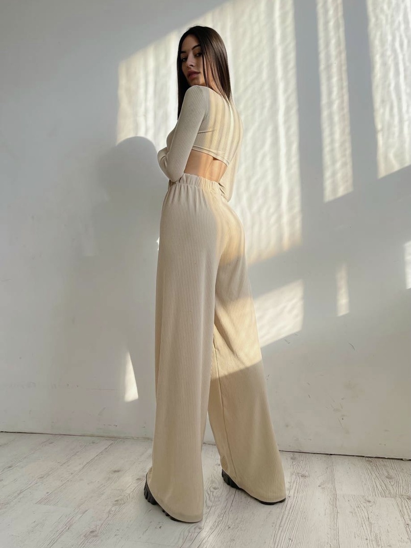 Комплект в весенних расцветках: топ с чашечками + штаны трубы | PUSHKA SHOP