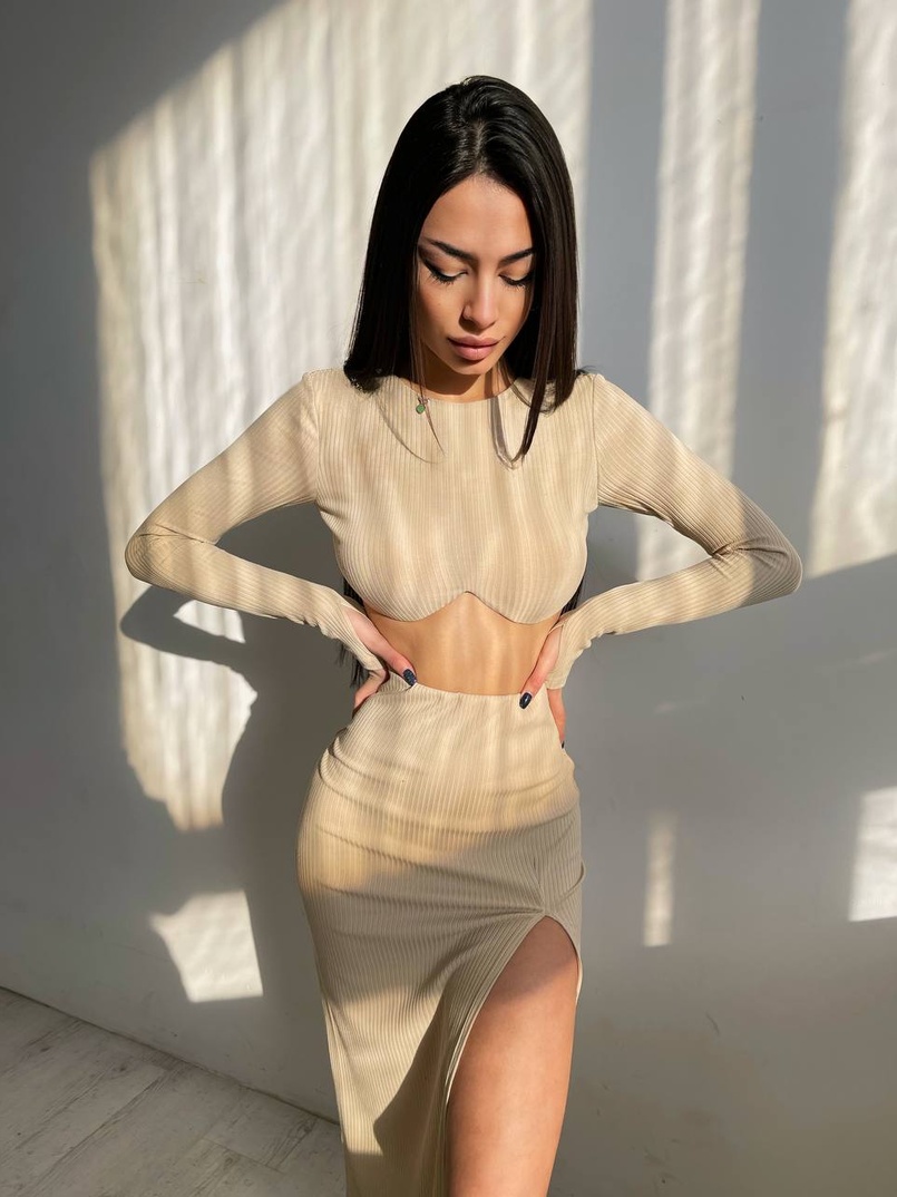 Трикотажный комплект: топ с чашечками push up + юбка миди с разрезом  Трикотажный комплект: топ с чашечками push up + юбка миди с разрезом  | PUSHKA SHOP