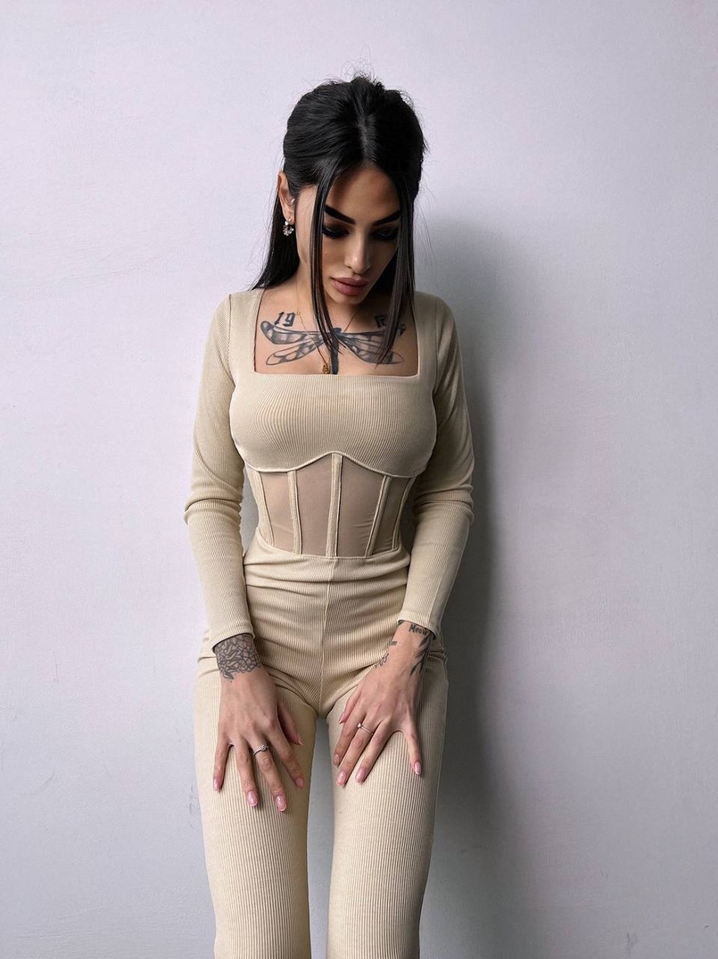 Облягаючий трикотажний комбінезон з елементами корсету  Облягаючий трикотажний комбінезон з елементами корсету  | PUSHKA SHOP