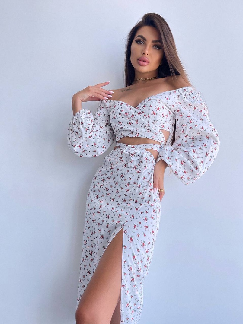 Квітковий комплект: топ із зав'язками на талії + спідниця міді з розрізом Квітковий комплект: топ із зав'язками на талії + спідниця міді з розрізом | PUSHKA SHOP