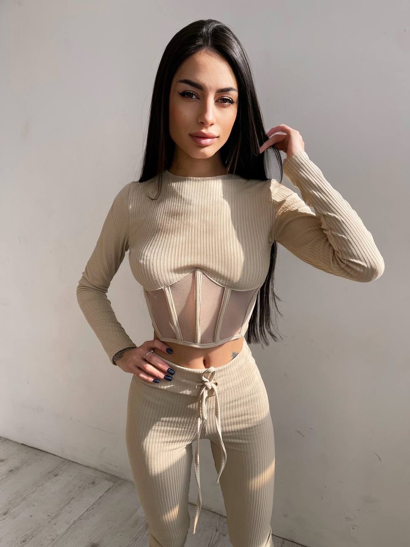 Трикотажний комплект: корсетний топ + легінси Трикотажний комплект: корсетний топ + легінси | PUSHKA SHOP