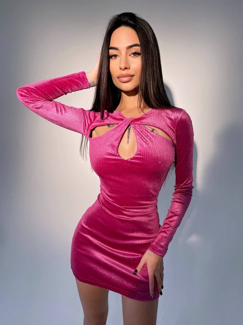 Облегающее бархатное платье с переплетом на груди Облегающее бархатное платье с переплетом на груди | PUSHKA SHOP