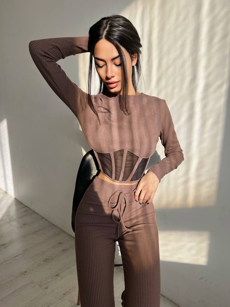 Трикотажний комплект: корсетний топ + легінси Трикотажний комплект: корсетний топ + легінси | PUSHKA SHOP