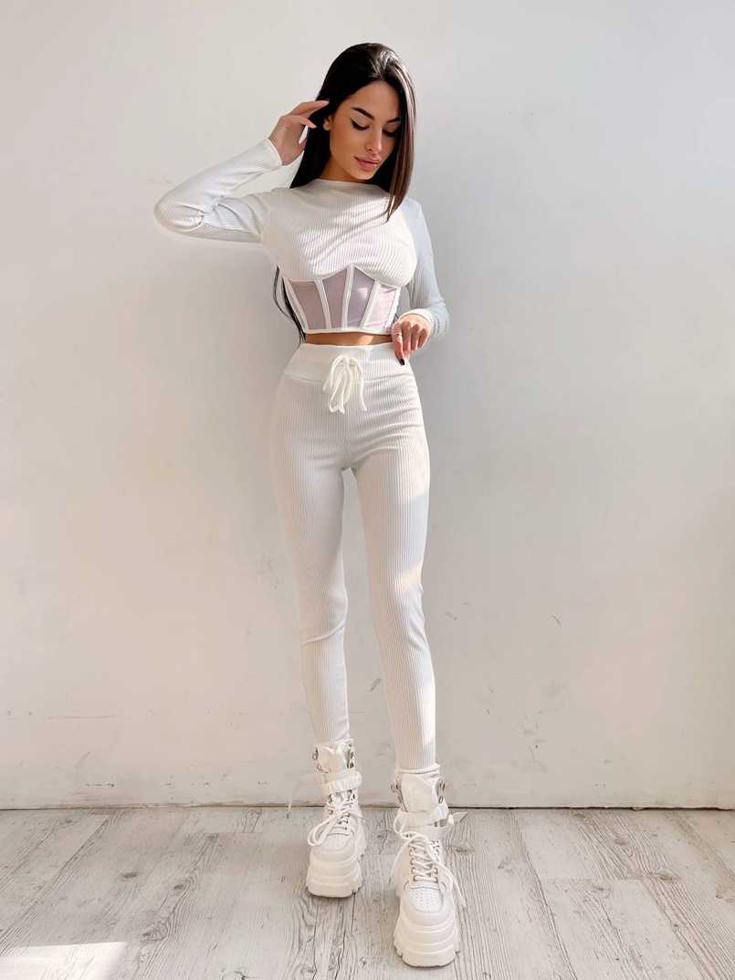 Трикотажний комплект: корсетний топ + легінси Трикотажний комплект: корсетний топ + легінси | PUSHKA SHOP