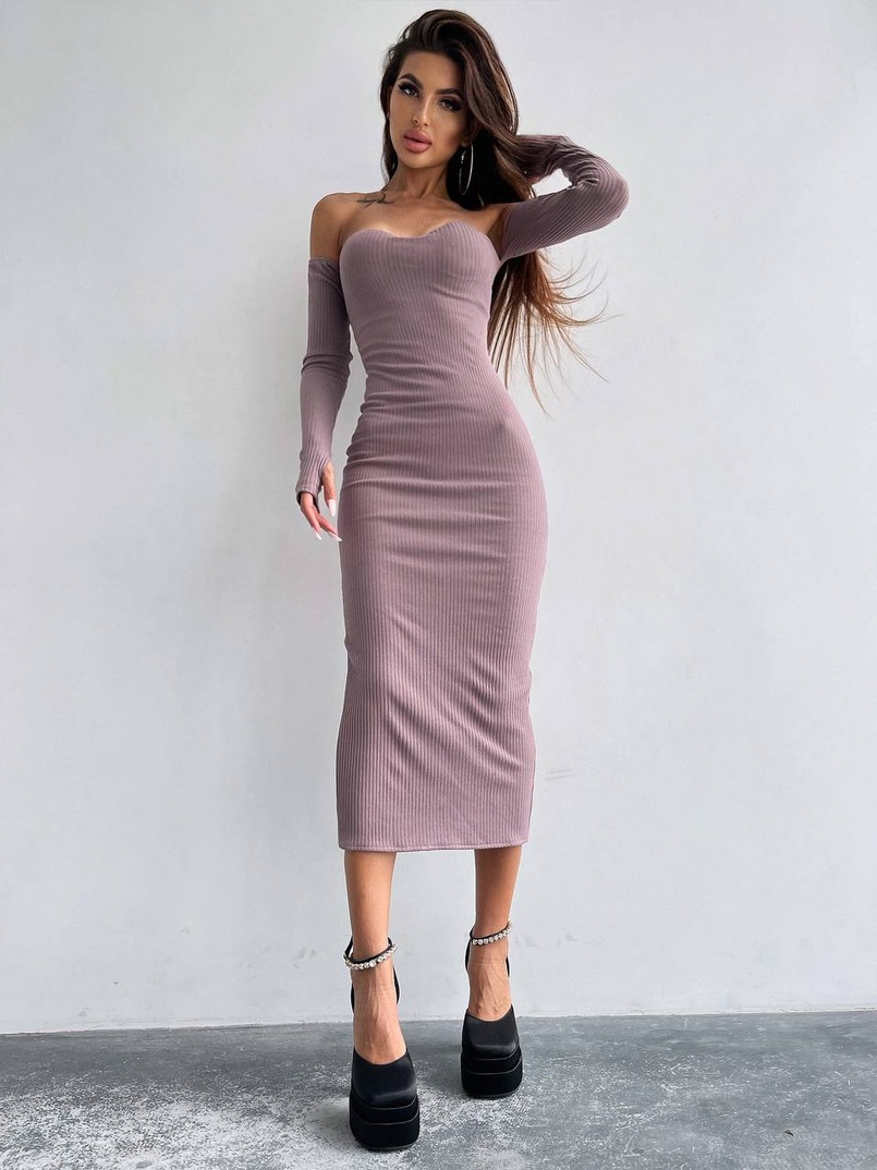 Облягаюча сукня міді з чашками з ефектом push up Облягаюча сукня міді з чашками з ефектом push up | PUSHKA SHOP