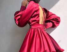 Атласна сукня з пишною подвійною спідницею та об‘ємними рукавами Атласна сукня з пишною подвійною спідницею та об‘ємними рукавами | PUSHKA SHOP