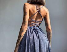 Сяюча сукня максі  зі шнурівкою на спинці Сяюча сукня максі  зі шнурівкою на спинці | PUSHKA SHOP