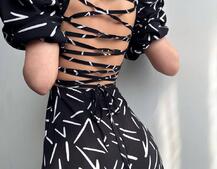 Сукня -міді зі шнурівкою на спинці та розрізом на ніжці Сукня -міді зі шнурівкою на спинці та розрізом на ніжці | PUSHKA SHOP