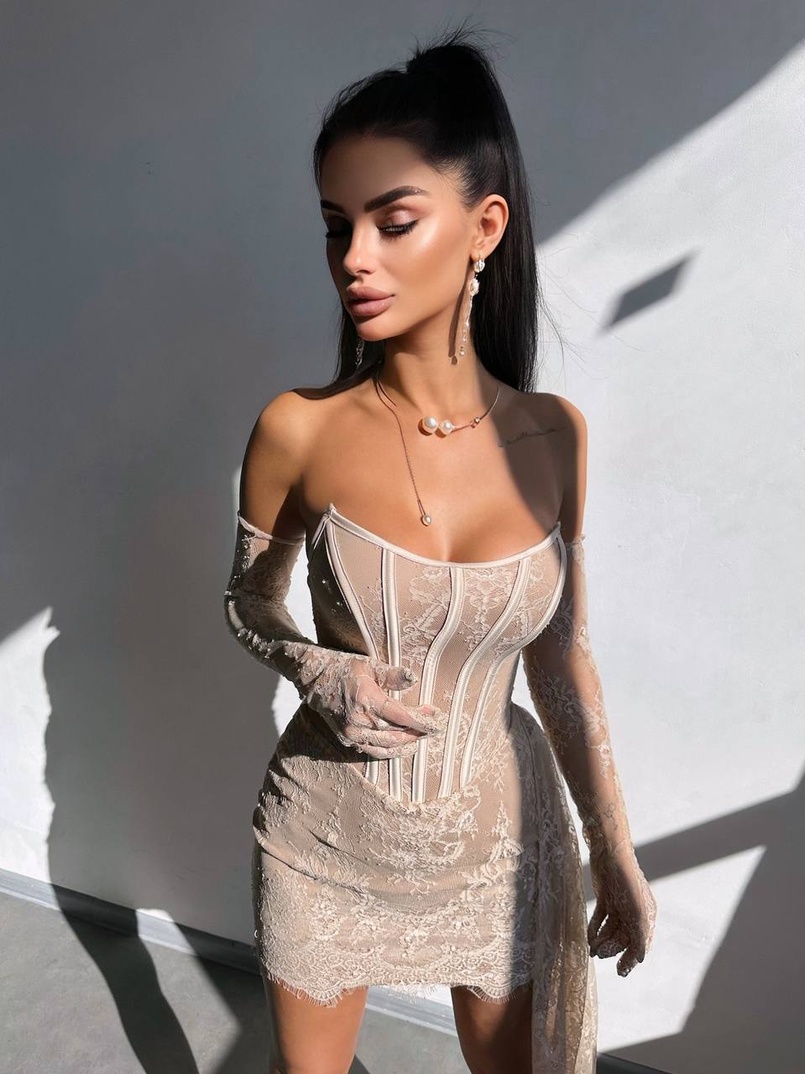 Сукня міні зі шлейфом та рукавичками Сукня міні зі шлейфом та рукавичками | PUSHKA SHOP