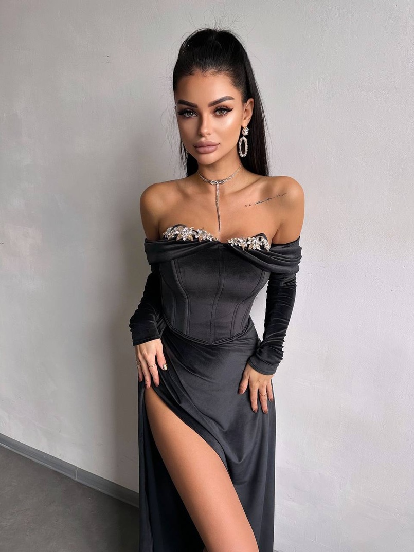 Оксамитова сукня максі декорована стразами  Ручна робота  | PUSHKA SHOP